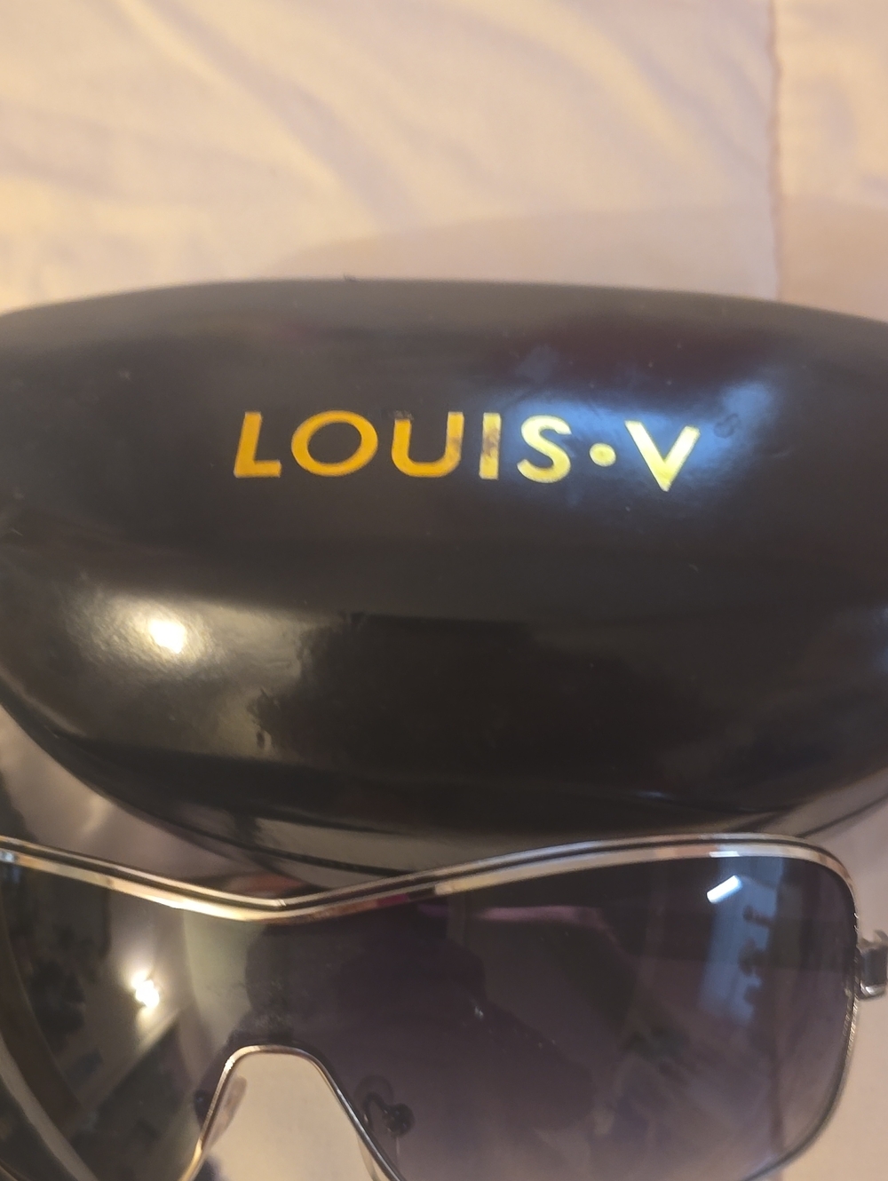 LOUIS - V SUN GLASSES - Picture 3 of 7